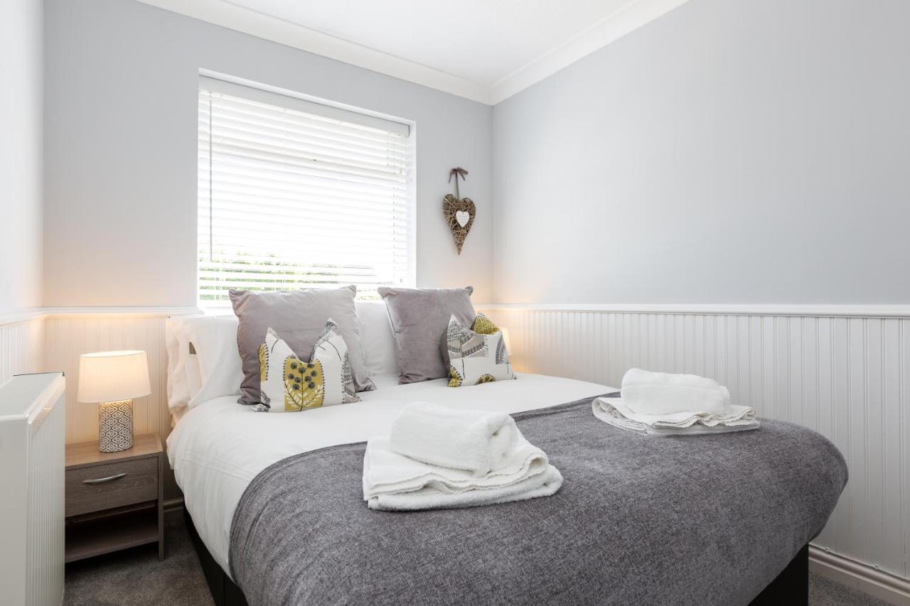 Curlew - 3 Bedrooms Wi-Fi, Parking, Contractors Thornton  Dış mekan fotoğraf