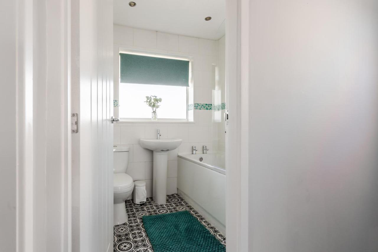 Curlew - 3 Bedrooms Wi-Fi, Parking, Contractors Thornton  Dış mekan fotoğraf