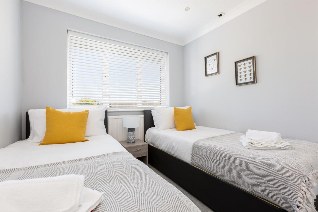 Curlew - 3 Bedrooms Wi-Fi, Parking, Contractors Thornton  Dış mekan fotoğraf