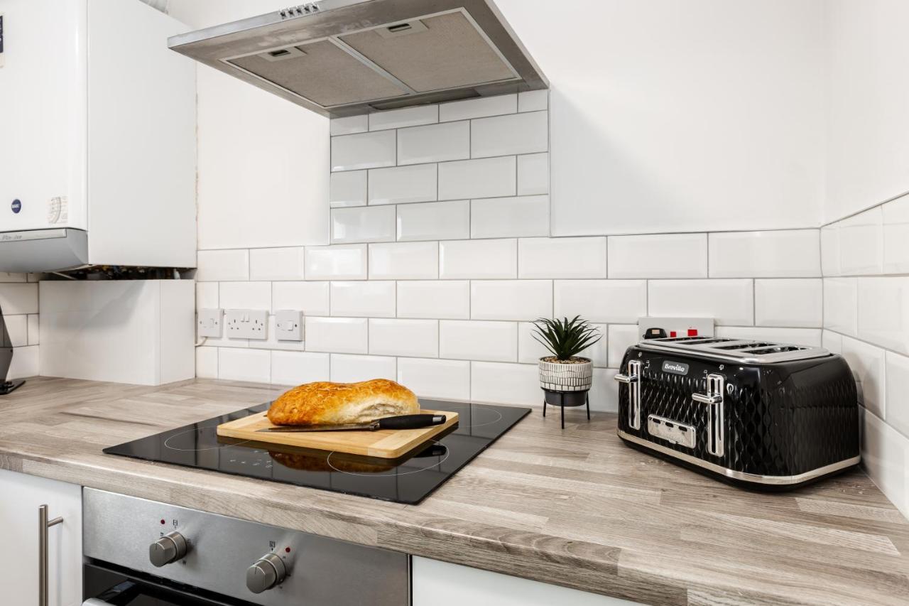 Curlew - 3 Bedrooms Wi-Fi, Parking, Contractors Thornton  Dış mekan fotoğraf